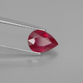 1.37カラットの天然ピンクレッドルビー（8.2×6 mm・洋梨の形）