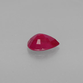 1.48カラットの天然ピンクレッドルビー（8.2×6.1 mm・洋梨の形）