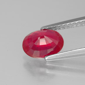 1.47カラットの天然ピンクレッドルビー（7.7×5.8 mm・オーバルカット）