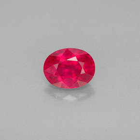 1.75カラットの天然ピンクレッドルビー（7.8×6.1 mm・オーバルカット）
