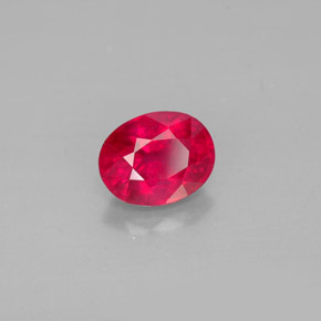 1.75カラットの天然ピンクレッドルビー（7.8×6.1 mm・オーバルカット）