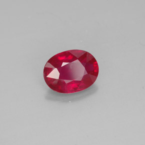 1.66カラットの天然ピンクレッドルビー（8.2×6.3 mm・オーバルカット）