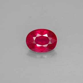 1.67カラットの天然ピンクレッドルビー（7.9×6.1 mm・オーバルカット）