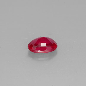1.54カラットの天然ピンクレッドルビー（7.8×5.9 mm・オーバルカット）