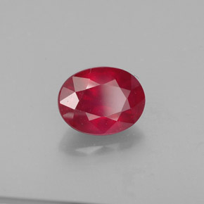 1.70カラットの天然ピンクレッドルビー（7.8×6.1 mm・オーバルカット）