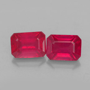 カラットの天然ピンクレッドルビー（6.9×5.1 mm・エメラルドカット）