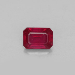 1.40カラットの天然ピンクレッドルビー（7.1×5.2 mm・エメラルドカット）