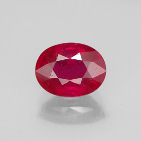 1.85カラットの天然ピンクレッドルビー（8.1×6.2 mm・オーバルカット）