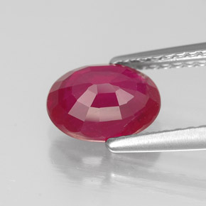 1.57カラットの天然ピンクレッドルビー（7.8×6 mm・オーバルカット）