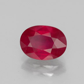 1.70カラットの天然ピンクレッドルビー（8.1×6 mm・オーバルカット）