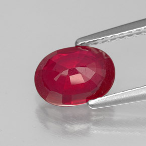 1.70カラットの天然ピンクレッドルビー（8.1×6 mm・オーバルカット）