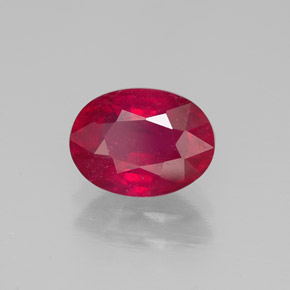 1.66カラットの天然ピンクレッドルビー（8.2×6.1 mm・オーバルカット）