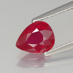 1.44カラットの天然ピンクレッドルビー（8.1×6 mm・洋梨の形）