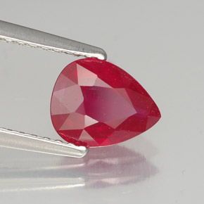 1.44カラットの天然ピンクレッドルビー（8.1×6 mm・洋梨の形）