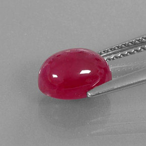3.30カラットの天然ピンクレッドルビー（8.7×6.5 mm・透明）