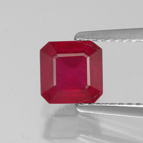 1.64カラットの天然ピンクレッドルビー（6×6 mm・エメラルドカット）