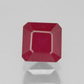 1.90カラットの天然ピンクレッドルビー（6.2×6.2 mm・エメラルドカット）