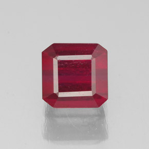 1.74カラットの天然ピンクレッドルビー（6.1×6 mm・エメラルドカット）