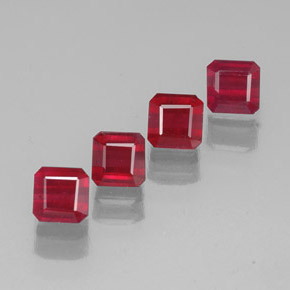 カラットの天然ピンクレッドルビー（6.1×6.1 mm・エメラルドカット）
