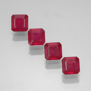 カラットの天然ピンクレッドルビー（6.2×6.2 mm・エメラルドカット）