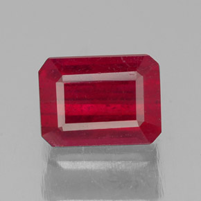 1.57カラットの天然ピンクレッドルビー（6.9×5.1 mm・エメラルドカット）