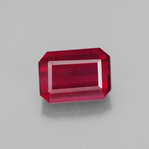 1.48カラットの天然ピンクレッドルビー（7.1×5.1 mm・エメラルドカット）
