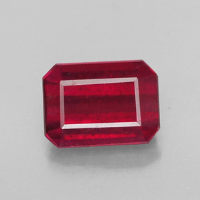 1.53カラットの天然ピンクレッドルビー（7.1×5.2 mm・エメラルドカット）