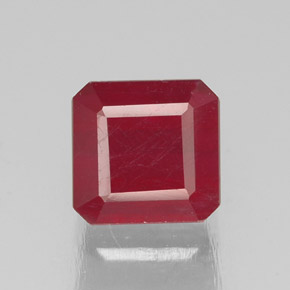 1.92カラットの天然ピンクレッドルビー（6.2×6 mm・エメラルドカット）