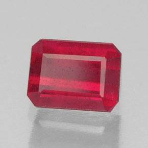 1.80カラットの天然ピンクレッドルビー（7.1×5.2 mm・エメラルドカット）