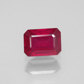 1.57カラットの天然ピンクレッドルビー（7.1×5.2 mm・エメラルドカット）