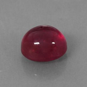 2.65カラットの天然レッドルビー（7.5×6.5 mm・透明）