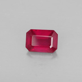 1.32カラットの天然ピンクレッドルビー（7.1×5 mm・エメラルドカット）
