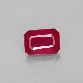1.40カラットの天然ピンクレッドルビー（7×5 mm・エメラルドカット）