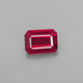 1.33カラットの天然ピンクレッドルビー（6.9×5.1 mm・エメラルドカット）