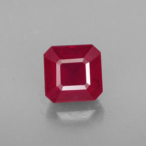 1.55カラットの天然ピンクレッドルビー（6×5.9 mm・エメラルドカット）