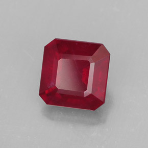 1.96カラットの天然レッドルビー（6.6×6.5 mm・エメラルドカット）