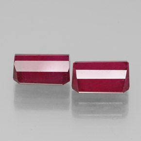 カラットの天然ピンクレッドルビー（7×5.1 mm・エメラルドカット）
