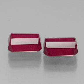 カラットの天然ピンクレッドルビー（7×5.1 mm・エメラルドカット）