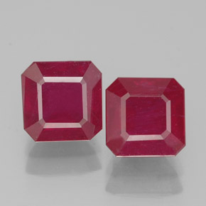 カラットの天然ピンクレッドルビー（6.2×6.1 mm・エメラルドカット）