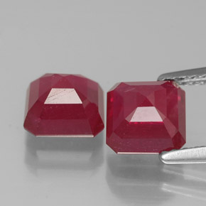 カラットの天然ピンクレッドルビー（6.2×6.1 mm・エメラルドカット）