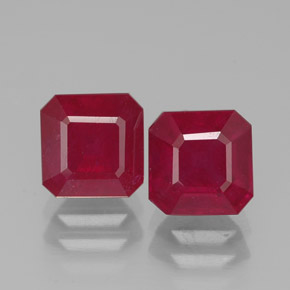 カラットの天然ピンクレッドルビー（6.2×6.1 mm・エメラルドカット）