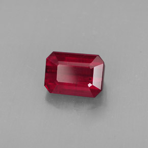 1.73カラットの天然ピンクレッドルビー（7.2×5.2 mm・エメラルドカット）