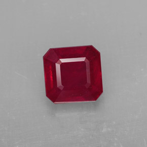 1.58カラットの天然ピンクレッドルビー（6.1×6 mm・エメラルドカット）