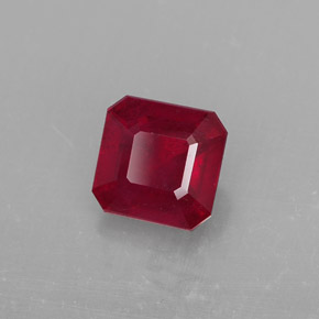 1.58カラットの天然ピンクレッドルビー（6.1×6 mm・エメラルドカット）