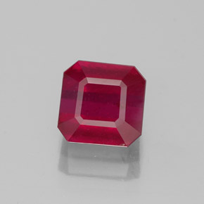 1.50カラットの天然ピンクレッドルビー（5.9×5.8 mm・エメラルドカット）