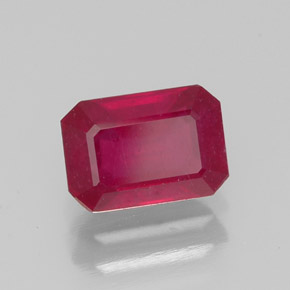 1.43カラットの天然ピンクレッドルビー（7.2×5 mm・エメラルドカット）