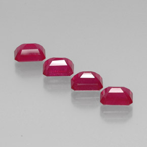 カラットの天然ピンクレッドルビー（7.1×5.1 mm・エメラルドカット）