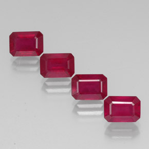 カラットの天然ピンクレッドルビー（7.1×5.1 mm・エメラルドカット）