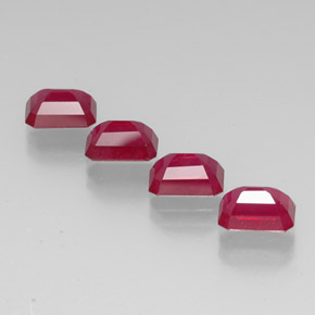 カラットの天然ピンクレッドルビー（7.1×5.1 mm・エメラルドカット）