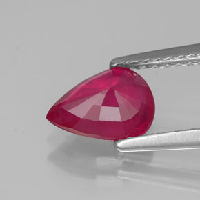 1.50カラットの天然ピンクレッドルビー（8.2×6.1 mm・洋梨の形）